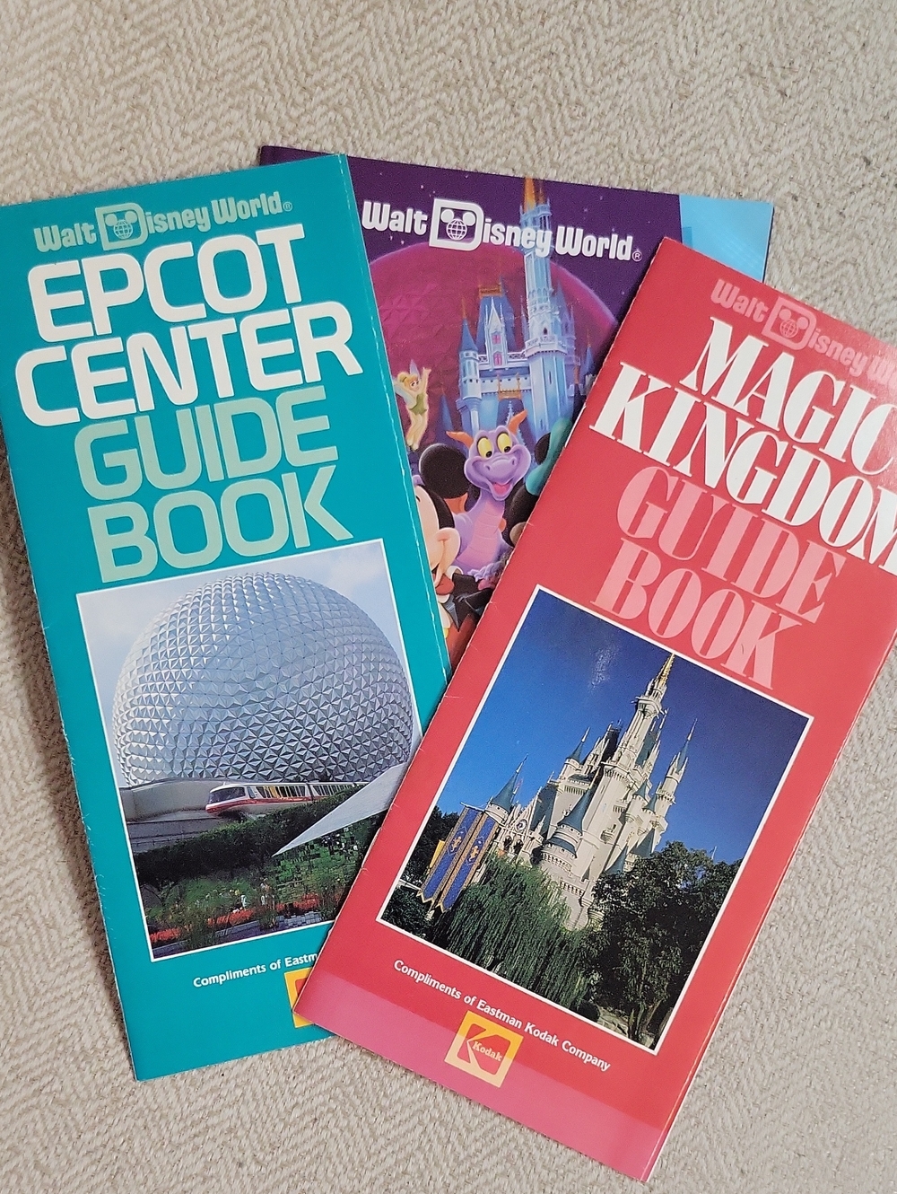 VTG 1986 Walt Disney World Guide Book Set EPCOT & Magic Kingdom Mint Condition